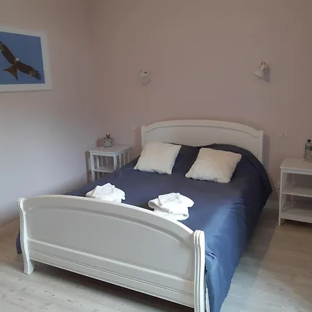 فندق مبيت وإفطار Levoldumilan 3*