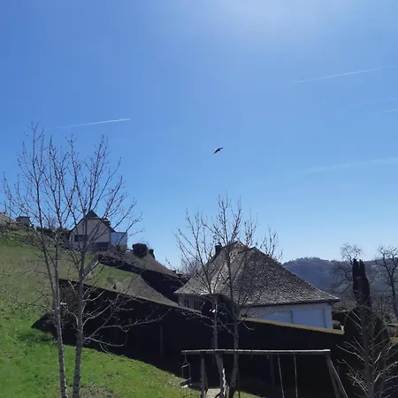 فندق مبيت وإفطار Levoldumilan 3*