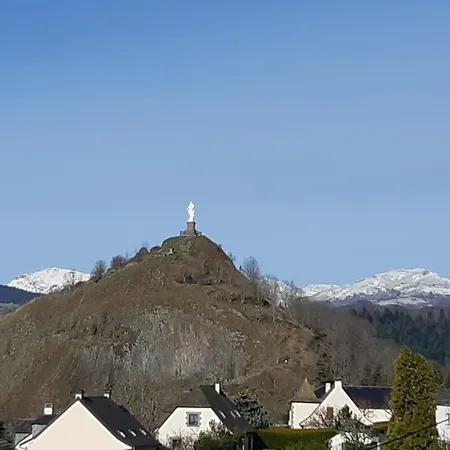 فندق مبيت وإفطار Levoldumilan مورات